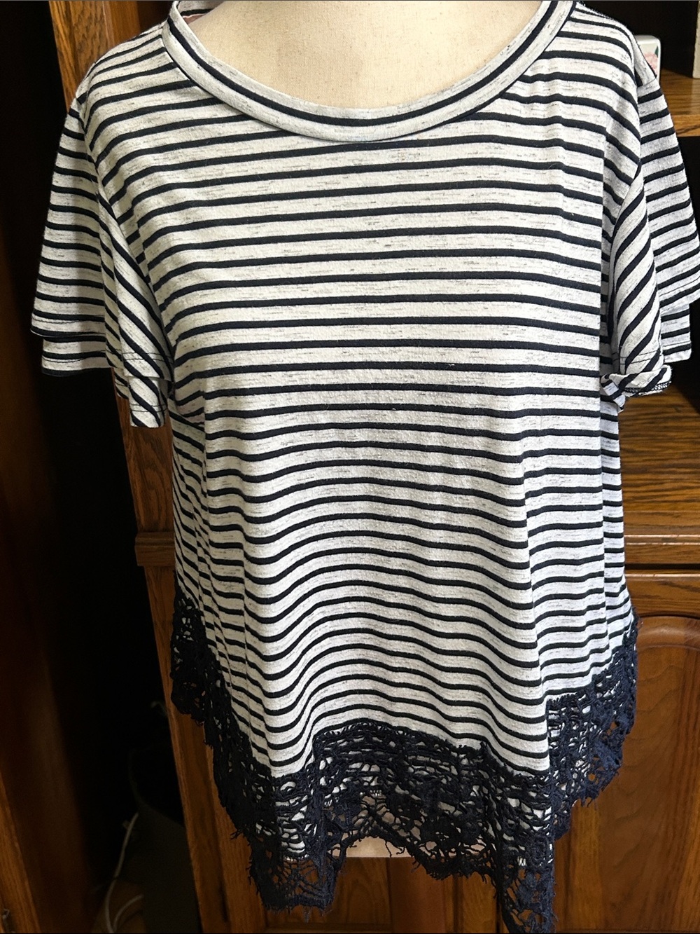 Xhilaration White & Navy Striped Short Sleeve Top with Crochet Hem XL